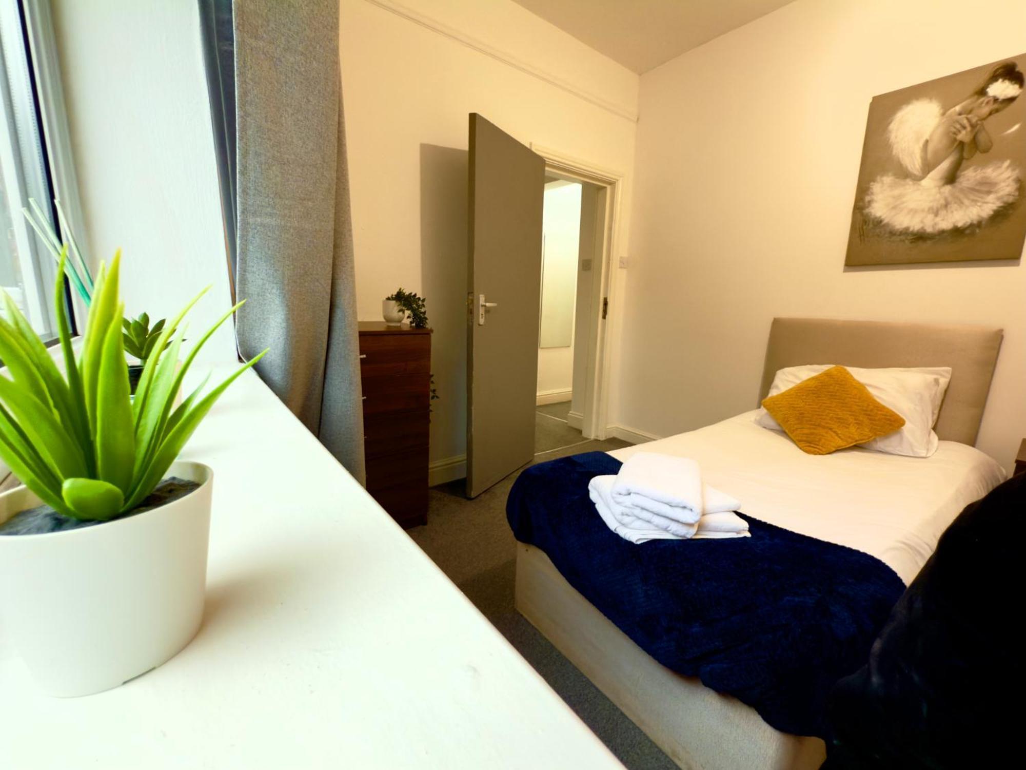 Brand New Lovely Flats By The Forest Tram Stop In Apartment