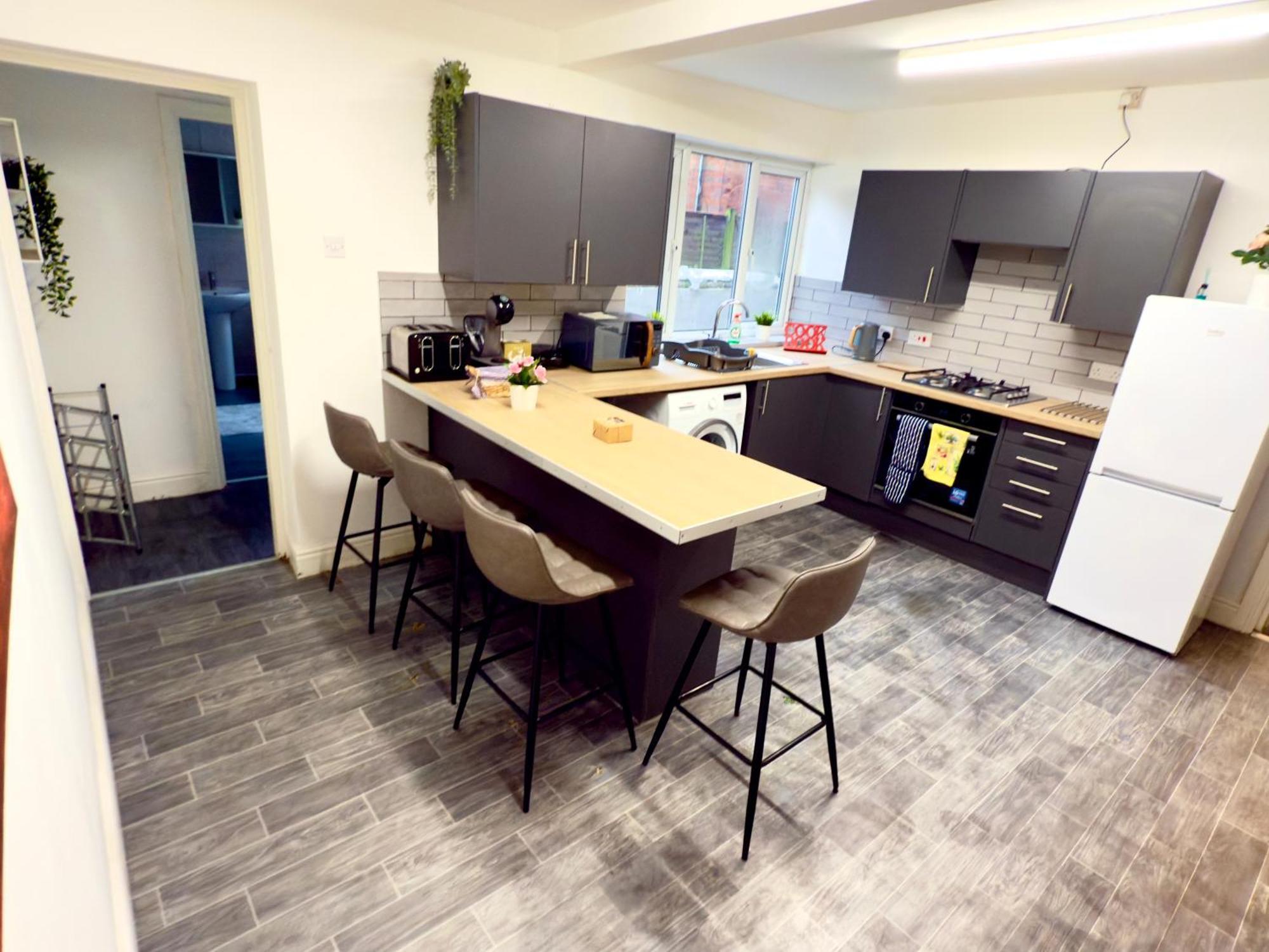 Brand New Lovely Flats By The Forest Tram Stop In Nottingham
