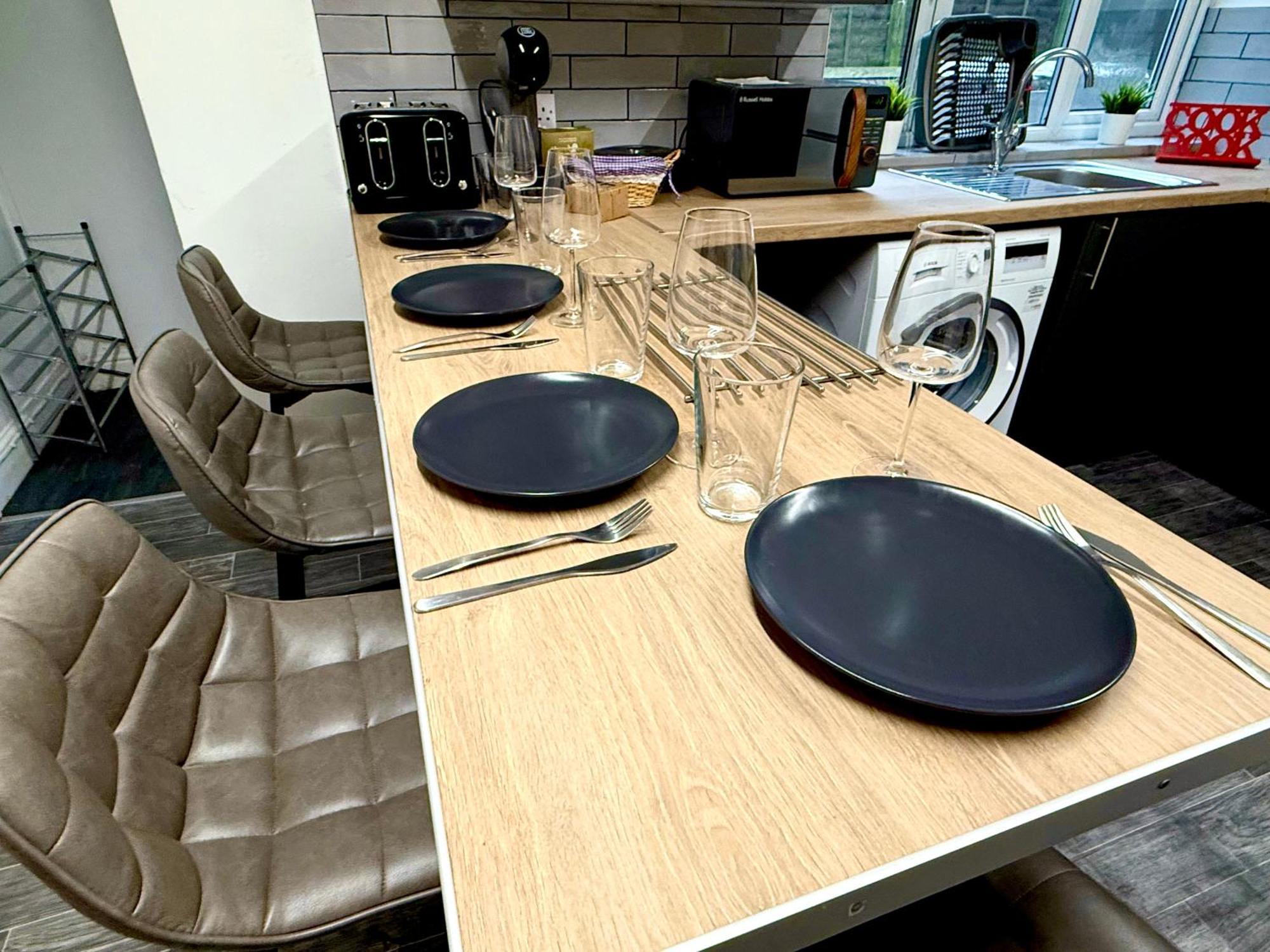Apartment Brand New Lovely Flats By The Forest Tram Stop In