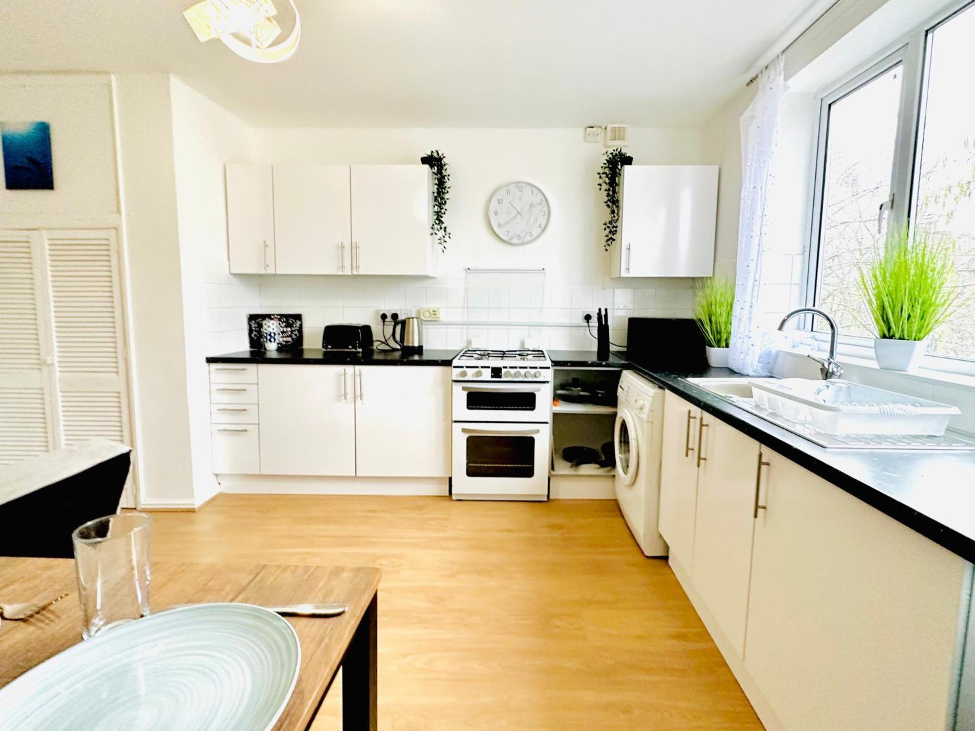 Brand New Lovely Flats By The Forest Tram Stop In Apartment Nottingham