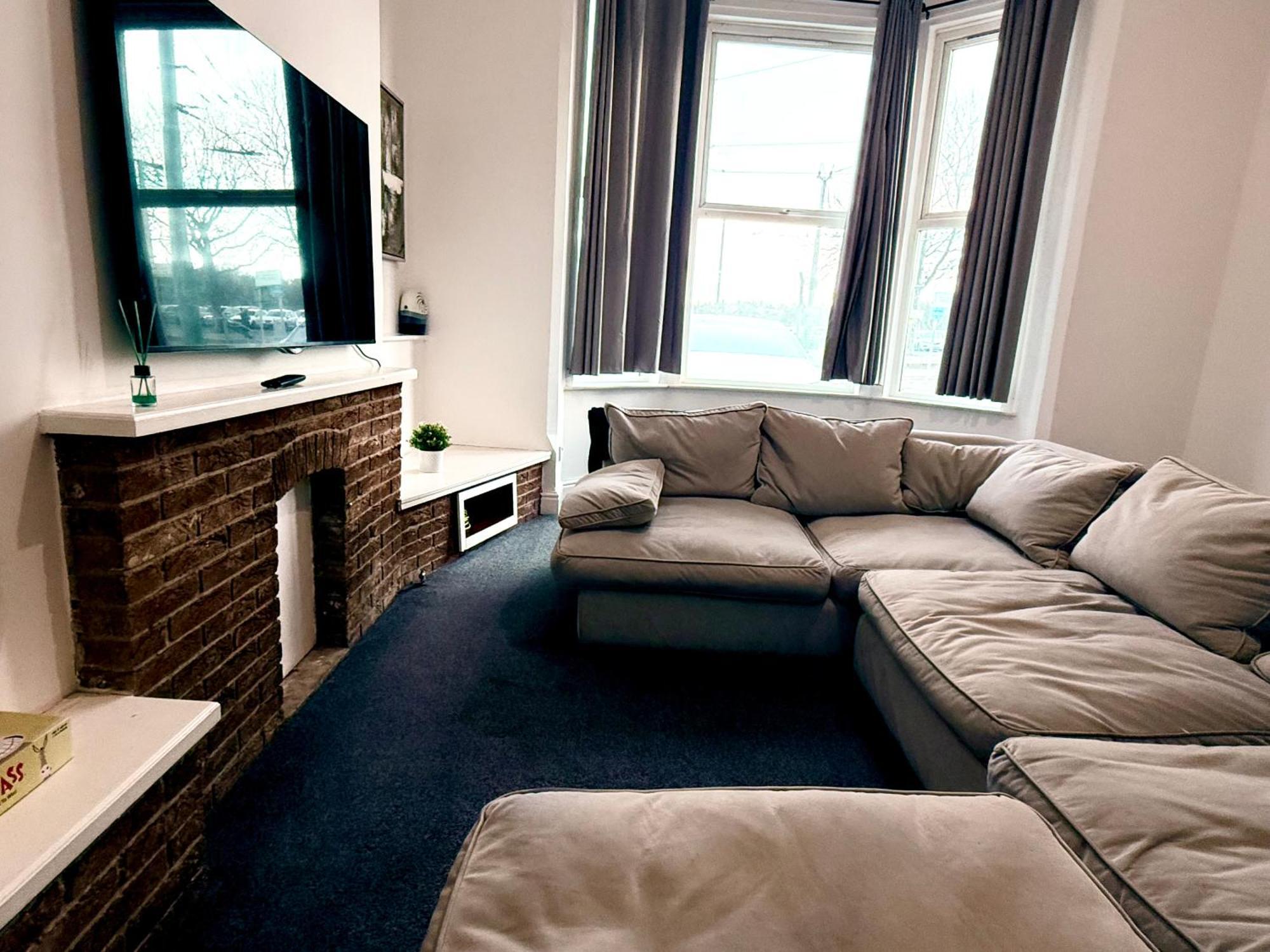 Apartment Brand New Lovely Flats By The Forest Tram Stop In Nottingham