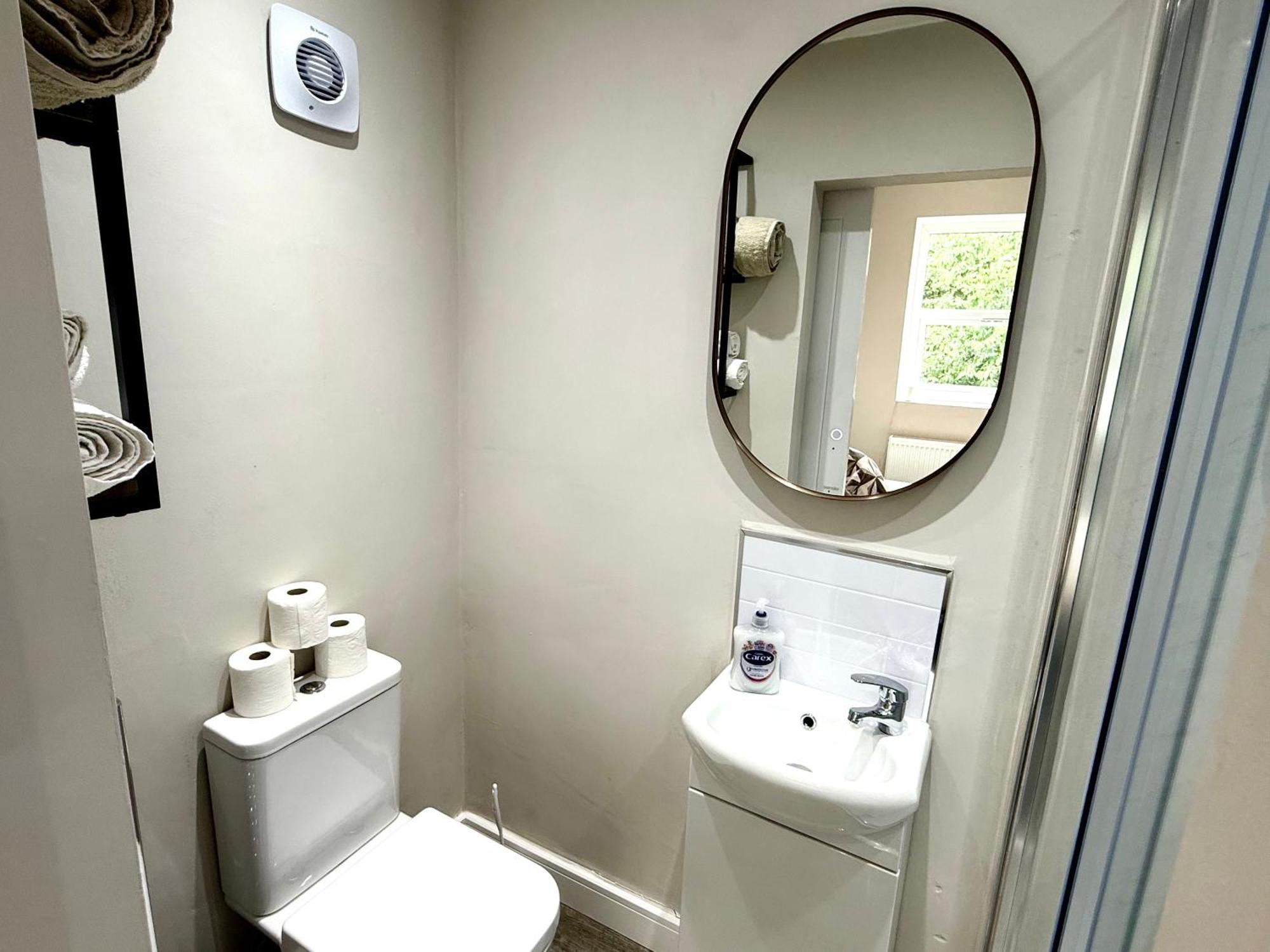 Apartment Brand New Lovely Flats By The Forest Tram Stop In